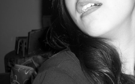 Губы девушки