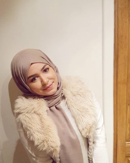 Покрытая девушка мусульманка