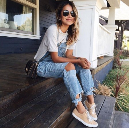 Джинсы модные