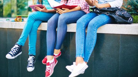 Модные джинсы для подростков