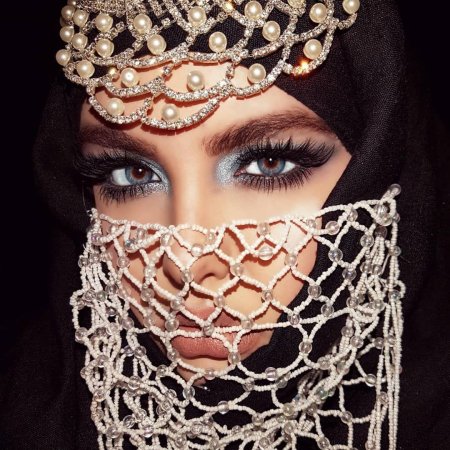 Девушка арабская