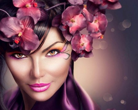 Девушка с цветам