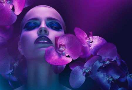 Фиолетовая орхидея