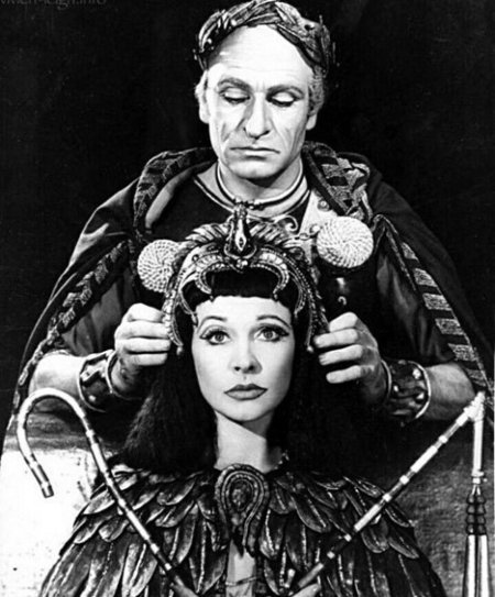 Вивьен ли цезарь и клеопатра