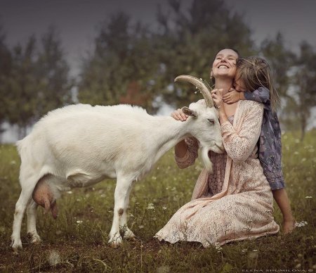 Девушка коза