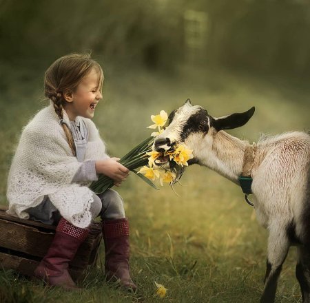 Девушка с козленком