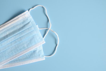 Маска одноразовая медицинская