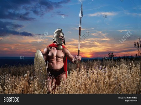 Боец с копьём