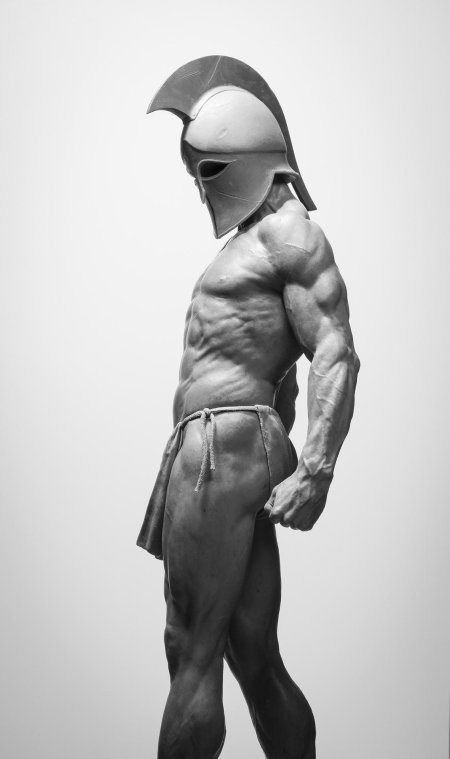 Статуя спартанца