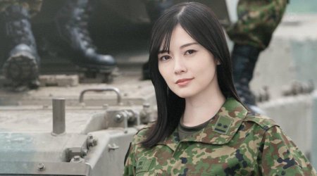 Девушка военной форме