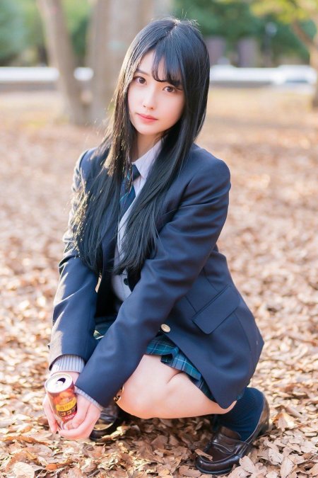 Красивая азиатская девушка