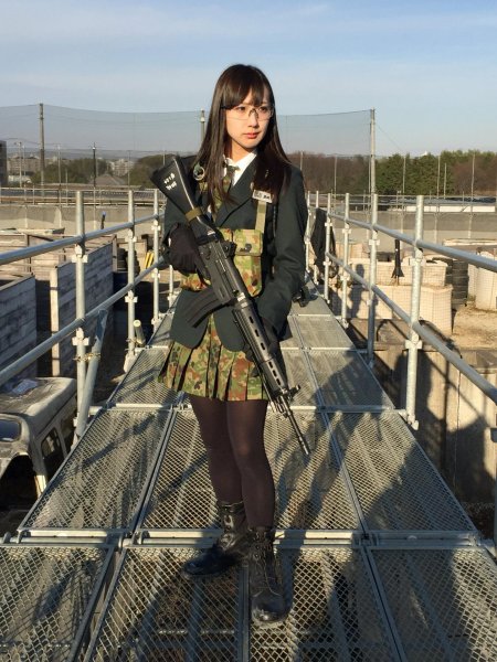 Девушка милитари