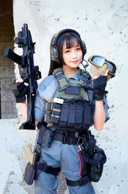 Девушка спецназ