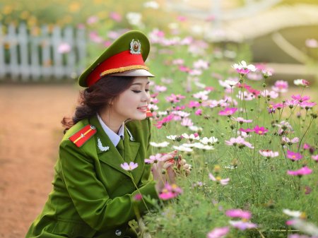 Военная форма девушек