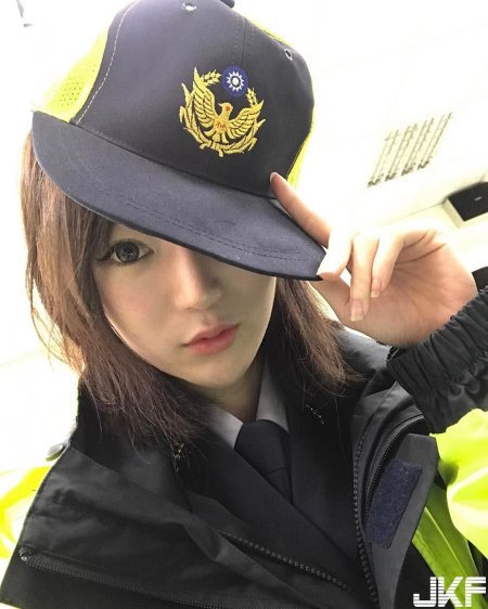 Японские девушки полицейские