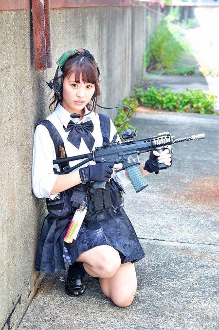 Японские девушки с оружием
