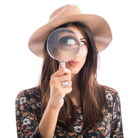 Человек с лупой