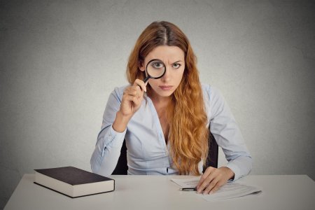 Женщина в очках