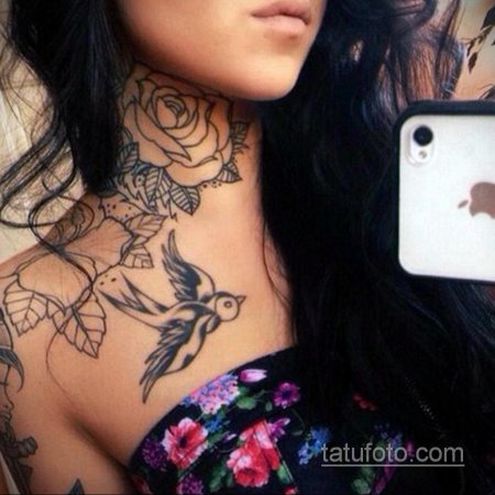 Женские татуировки на шее