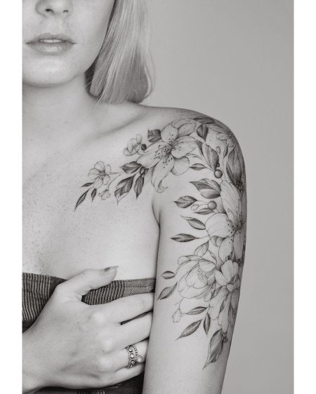 Тату на плече для девушек