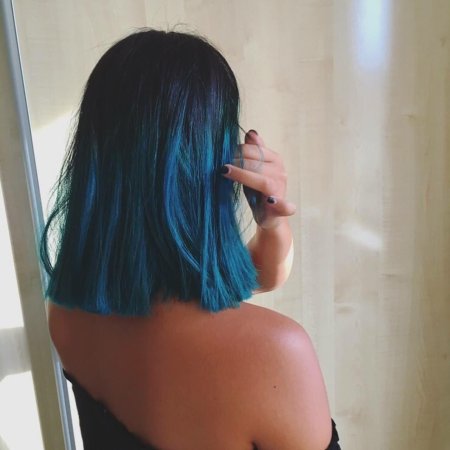 Синие волосы