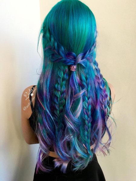 Прически с цветными волосами