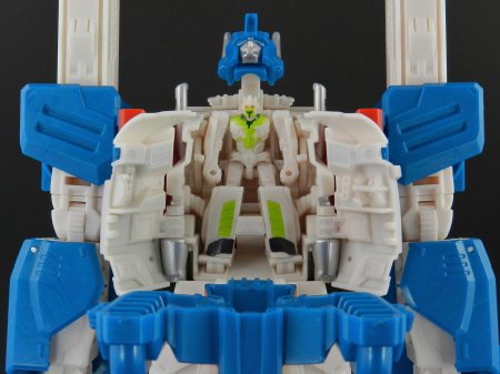 Игрушки трансформеры combiner wars ультра магнус