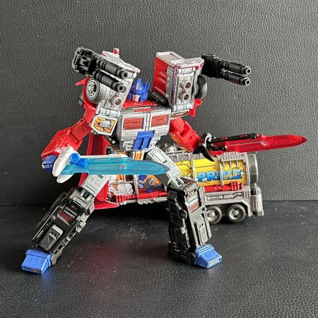 Оптимус прайм игрушка трансформер