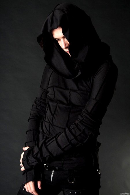 Парень в капюшоне