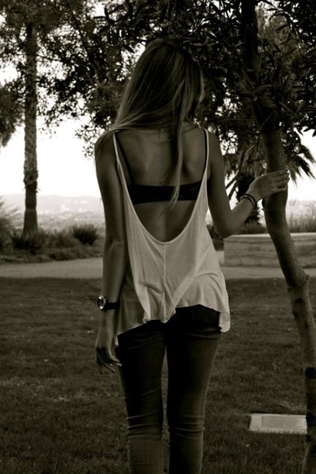 Девушка со спины