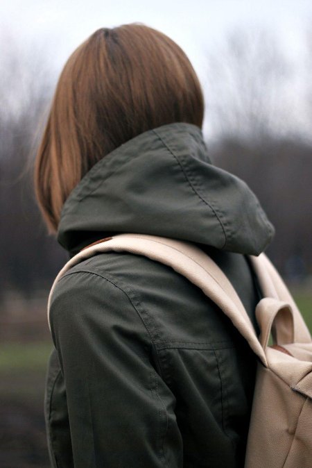 Девушка со спины