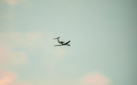 Самолет минимализм