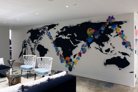 Карта мира на стене