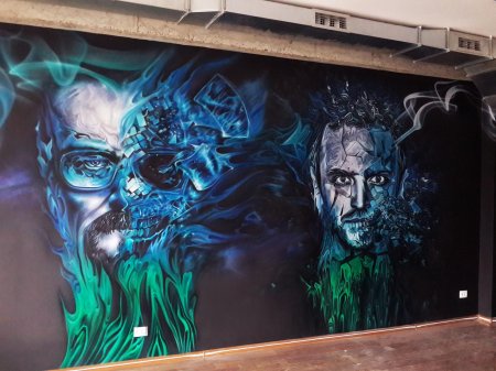 Арт на стене