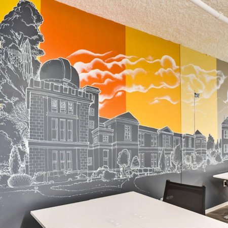 Оформление стен в офисе