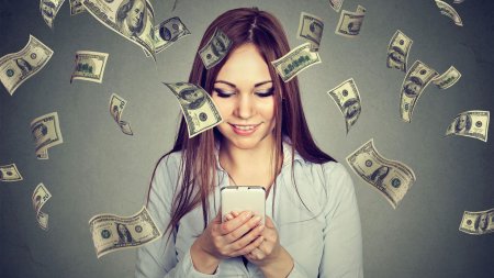 Девушка с деньгами
