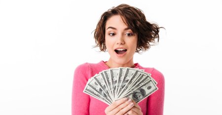 Девушка деньги