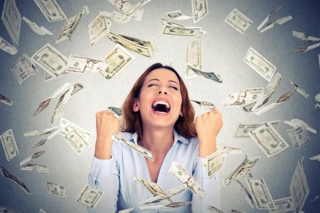 Девушка с деньгами