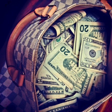 Сумка луи виттон с деньгами