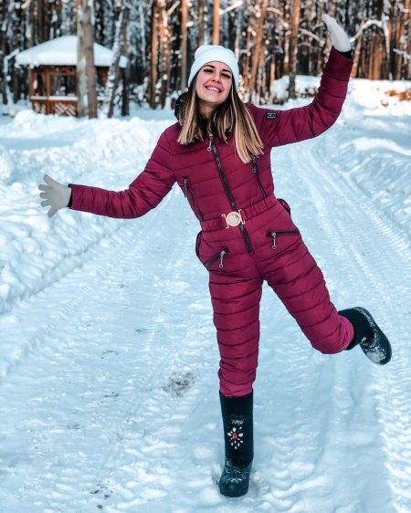 Зимний женский комбинезон