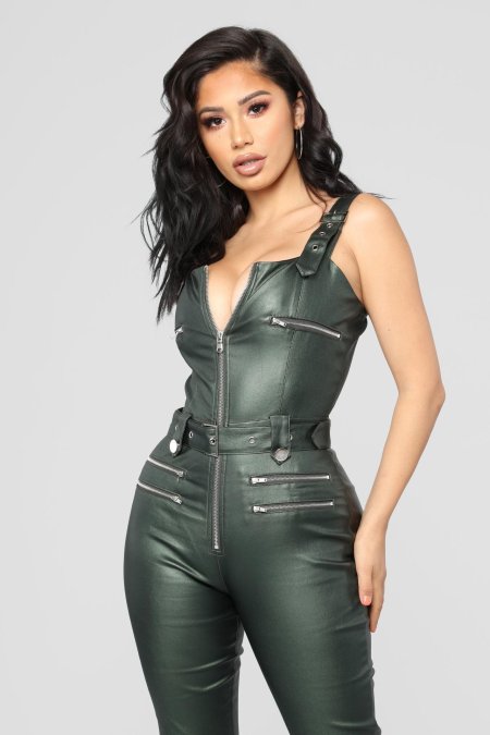 Комбинезон из экокожи