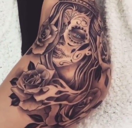 Тату женская