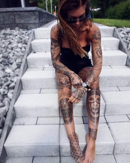 Тату девушек