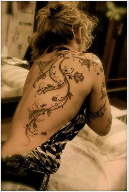 Женская татуировка