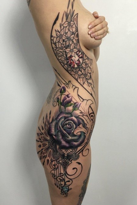 Тату для девушек на боку