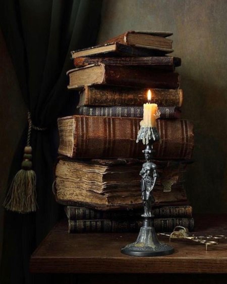 Натюрморт с книгами