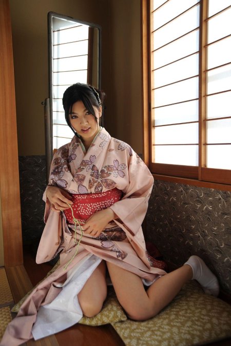 Саори хара в кимоно голая