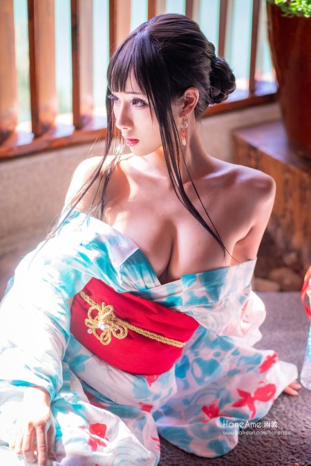 Девушка в кимоно