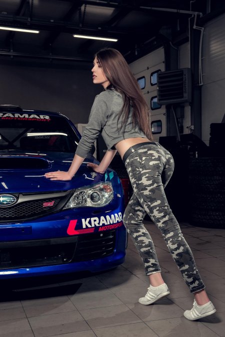 Субару импреза wrx sti и девушки
