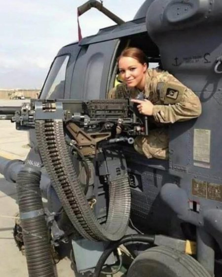 Баба с пулеметом